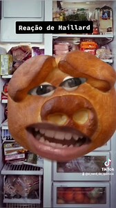 A incrível Reação de Maillard, um processo químico que acontece em alimentos ricos em carboidratos e proteínas quando submetidos a altas temperaturas. Esta reação é responsável por dar o aspecto tostado e "moreninho" de alguns alimentos como pães, biscoitos, carnes, doce de leite etc. Além da cor, essa reação também produz substâncias odoríferas e que geram sabor, concedendo o sabor característico de comida assada ou tostada. É uma delícia. #comunidadequimica #nerddaquímica #science #curiosidade