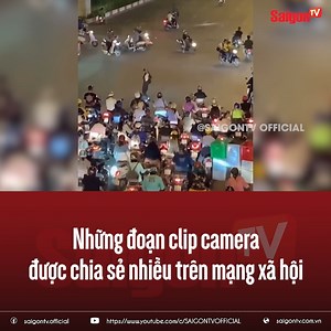 44K views · 979 reactions | khi các phương tiện giao thông đang dừng đèn đỏ thì cô gái bất ngờ xuất hiện, thản nhiên đứng nhảy nhót với những động tác 'khó hiểu'. Điều đáng chú ý là tuy thể hiện những động tác có phần luống cuống, không ăn nhập gì với nhau nhưng cô nàng tỏ ra rất tự tin. | SaigonTV | Facebook