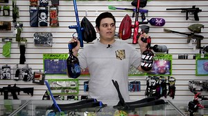 Shocker AMP Mantiene esta tradición avanzando con nuevos refinamientos, manteniendo su posición como el marcador de paintball de vanguardia ultra eficiente, ultra delgado y ultraligero. Diseño de tablero de dos piezas: con menos para mover y reconfigurar, el Shocker AMP es más fácil que nunca para cambiar entre un funcionamiento eléctrico rápido y un funcionamiento mecánico de alta gama. Extracción más rápida del marco: la electrónica distribuida que impulsa el Shocker AMP también agiliza el man