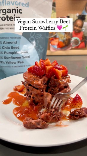Vegan Strawberry Beet Protein Waffles 🩷🌱This recipe is packed with plant-based protein, antioxidants from the beet root powder, and natural sweetness from the strawberries and maple syrup. The spelt flour provides a hearty, yet tender texture without the need for baking soda or baking powder. We’re using clean label protein powder from Complement. It only has 5 ingredients with no fillers, preservatives, or gums! It’s also completely vegan, gluten free, and non gmo.✨🌱🤗Ingredients⬇️- 2 cups s