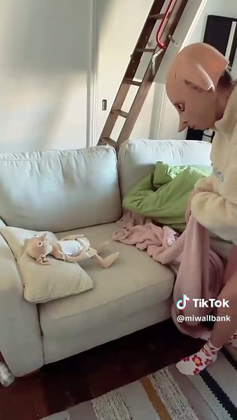 Dobby Mask Chaos Unleashed | Reba the Single Mom Survivor