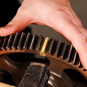 Melting Bullet Shells To Fix Gear Teeth | Crafty Panda