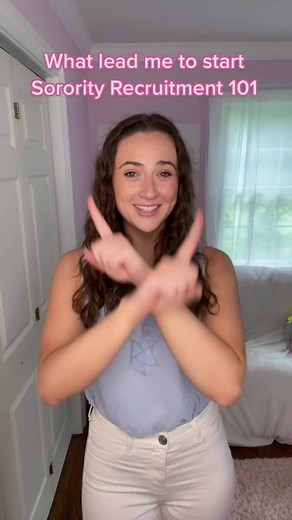 I wish I knew about the #prepwork I needed to do for #sororityrecruitment my #freshmanyear but everything happens for a reason & now I can help you 💕
