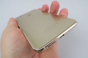 Huawei P10 Lite: Baterie cât să vezi un sezon întreg pe Netflix