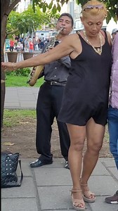 28K views · 101 reactions | Taka taka #viralreels #reels #baile #Entretenimiento #Noticias #ElSalvador #PlazaLibertad #dance #fbreels #viral | El sabor de mi gente | Facebook