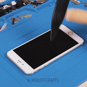 159K views · 1.4K reactions | Fix your smartphone with these repair hacks: | 5-Minute Crafts Teens | Facebook