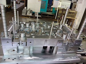 [Hot Item] Plastic Injection Mold Design with Mold Base Molding Frame Plate Components