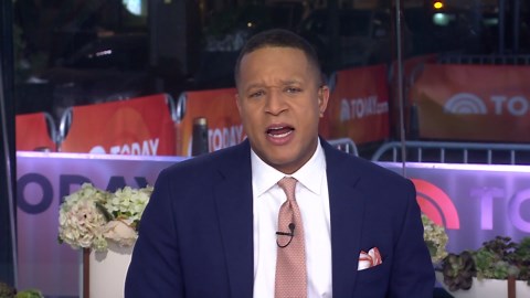 Man Climbs Atop Plane at Spanish Airport, Runs Length of the Jet