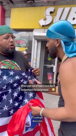 Pablo pulled up on Duce to help celebrate the Puerto Rican Festival with the wrong flag 🥴 Carlos Galindez #LifeOfPablo #Alpllc #Harlem #PuertoRico #Parade | Life Of Pablo