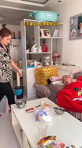 The strong women cleaning house alone while her husband always sleep | Gfij