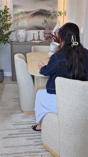 Fluted Extendable Dining Table — From Cozy Meals to Grand Feasts 🍽️ Sleek fluted design with a built-in, invisible stretching board for quick and seamless extension. ✨ Extra discount code: HULALAMT8 | Hulala Home Furniture
