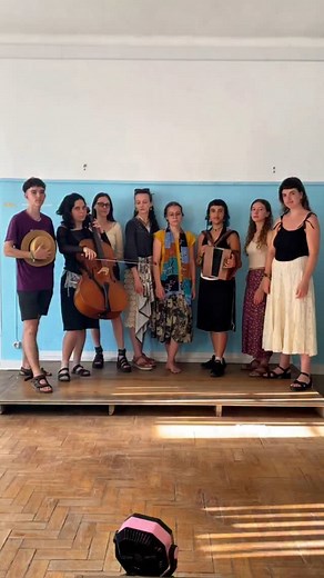 When Ukrainian folk met Galician in @festival.andancas 🌞 #ukrainianfolk #meuamor #serigosa #litafolkband #andanças | Serigosa