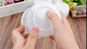 Skylety 60 Sets 24 oz Plastic Deli Containers with Lids Food Storage Containers Soup Cups, Leakproof, Microwavable, Reusable for Restaurant, Cafe, Freezer and Catering