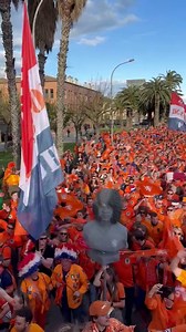 12K views · 190 reactions | Fanii olandezi știu cum să-și facă simțită prezența. Aceste imagini sunt surprinse cu câteva ore înainte de returul Spania - Olanda. Video: X/OnsOranje | We Love Sport | Facebook