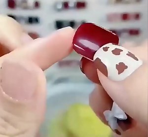 Black Nature Fit Peel-Off Nails - Short 3D Crystal Bear Heart Design Square Artificial Acrylic Nails With Full Coverage, Reusable and Glue-On, Fit in Coffin, For Women