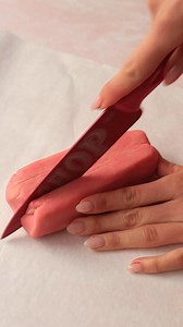 2.2K views | Have you tried this gingham cookie hack yet? ✨⁠ ⁠ @colour.mill show us how to easily make these beautifully patterned cookies. They're the perfect sweet treat for summer! ❤️⁠ ⁠ Looking to give these a try? Shop your supplies at Cake Craft World. | Cake Craft World - Official Site | Facebook