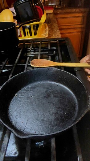 #homemadegravy #tiktoccooking#browngravy#cookingtutorial#gravyfromscratch#fyp full video on YouTube channel @franslifebelike | Francina Best