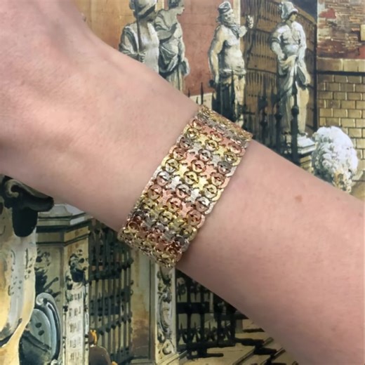 Vintage Tricolour Gold Bracelet - - - - Vintage WOW !!! 😯. This amazing tricolour gold mesh bracelet will catch everyone’s eye. Do you see the X and O repeating pattern? The perfect gift for your sweetheart. 14kt gold, 7 1/2” long. More photos, pricing and full description available by tapping the shopping bag 💼 icon on your screen or online at www.cynthiafindlay.com with the product code 88415. Facebook: www.cynthiafindlay.com/antique-vintage-estate-jewellery/bracelets/vintage-tricolour-gold-