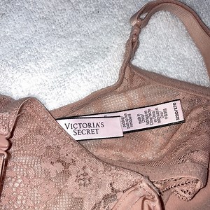 Victoria’s Secret nude push up bra size 32 DD