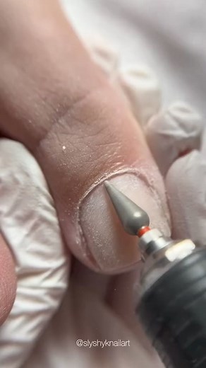 #pedicure#opracowanieskórekustóp#pedicurehybrydowy#czarnepaznokcie#brokatnapaznokciach#nails | Slyshyknailart