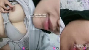 Dapet VCS Gratis Cewek Jilbab Yasmeen Host Mango Malay