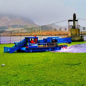 [Hot Item] River Cleaning Lake Weed Cutter Water Hyacinth Harvester Water Plants Harvesting Machine