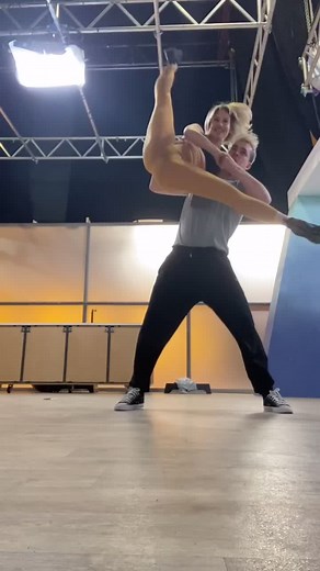 Lifts.... fail until you don’t 😂 enjoy 😉 #dance #dancepartner #lukefetherston