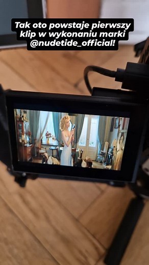 Tak oto powstaje pierwszy klip w wykonaniu marki @nudetide! Trzymajcie kciuki za Rafcia i @paulinabrzezinska_official. To będzie piękny obrazek! #videoklip #teledysk #filmreklamowy #reklamawarszawa #agencjawizerunkowa #produkcjafilmowa | DR5000.com