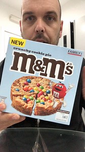 M&M’s Crunchy Cookie Pie 😋😋 #mandm #cookie #cookielovers #cookiepie #chocolate #pie #viral #viralvideo | Jonny Adams