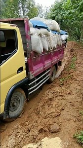 PERJUANGAN TIDAK MUDAH😓STORY WA TRUK #trending #supirtruk #viral #l300 #trukoleng #truck #driver