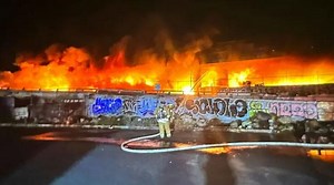 Los Angeles Interstate 10 closed after massive fire — Here's it's traffic impact