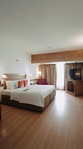 Discover comfort and elegance in our thoughtfully designed rooms at Le Meridien, Kochi Unwind with breathtaking views, ensuring a memorable stay! #LeMeridien #Rooms #MarriottBonvoy #LeMeridienRooms | Le Méridien Kochi