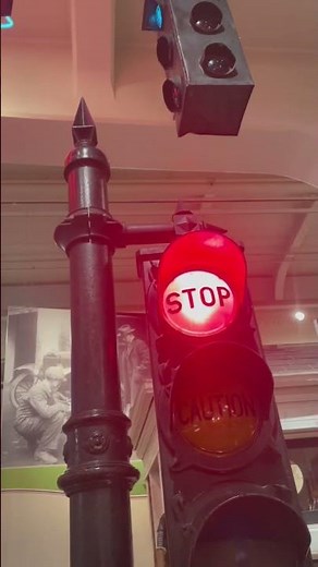 1930s traffic light (Henry Ford Museum)