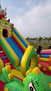 Hari minggu ikut ayah jalan jalan eh dapat maianan istana balon