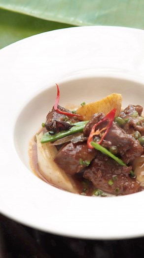 ¡Vecin@! 👀Siga este paso a paso de cómo preparar una ¡Rica! posta paleta que está en oferta esta semana a $5.998 el Kg ¡Ejalé! muy sabrosa y marinada, esta receta puede variar de ingredientes según tu preferencia, requiere de unas horas de preparación por lo que ten en mente los siguientes consejos.✅🍛 📝Ingredientes: Orégano al gusto Sal 2 kg de posta paleta de vacuno 4 cebollines 1 taza de aceite de oliva 2 tazas de salsa de soya 1 taza de tomates cherry 6 dientes de ajo 1 taza de perejil 🍲P