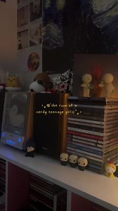 Nerdy Teenage Girl Room Tour: Small Rearranged Maximalist Setup