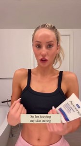 Aveeno Skin Relief Moisturizing Lotion Heals Very Dry, Sensitive Skin, Fast-Absorbing Body Lotion with Triple Oat & Shea Butter, Fragrance Free, Non-Comedogenic, Value Size, 33 fl. oz