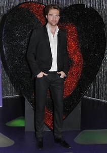 RPatz's broken heart on display