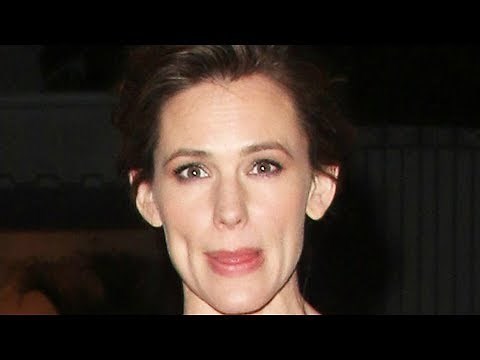 The Most Uncomfortable Red Carpet Wardrobe Malfunctions Ever