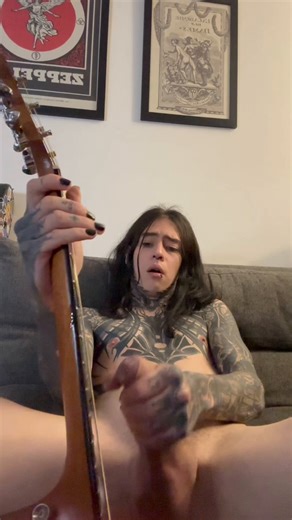 RT @andrewswsws: What song do you want me to play while you jerk me 🎸💦💦 https://t.co/yoUC1ZCpWN