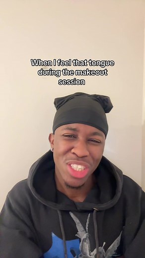 Relatable: That Awkward Tongue Moment in Makeouts