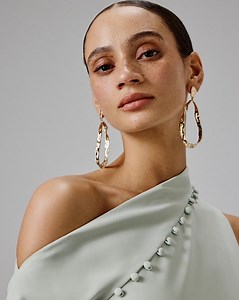 Lavish Alice on Reels