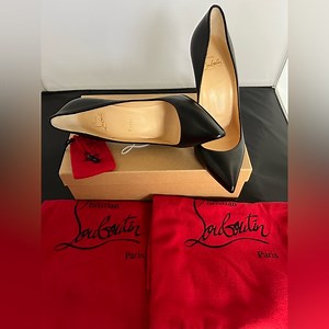Christian Louboutin Pigalle Follies 100 Black Leathwe PumpsSize: 8