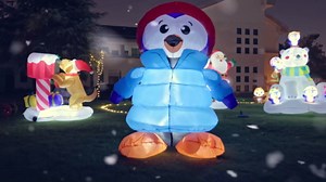 COMIN 5.7ft Christmas Inflatables Outdoor Decorations, Blow Up Penguin Inflatable with Built-in LEDs for Christmas Indoor Outdoor Yard Lawn Garden Decorations