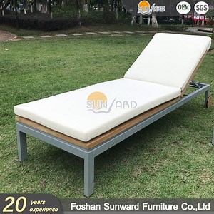 [Hot Item] Modern Customized FSC Teak Wood Garden Hotel Pool Beach Resort Villa Project Outdoor Wooden Furniture Chaise Lounge