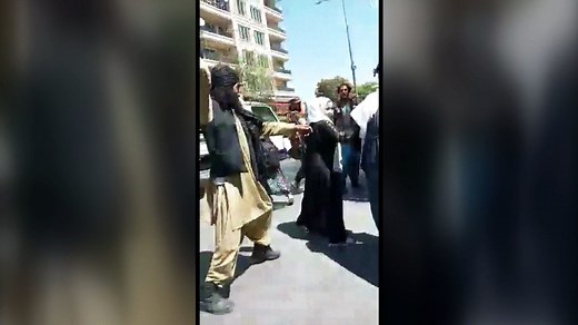Female protesters whipped by Taliban fighter in Kabul