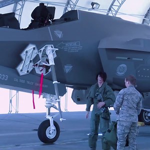 USAF Female F-35 Pilot 🇺🇸 🫡 #usarmy #usa #military #usmilitary #usmc #unitedkingdom #australia #german #marines #usaf | Military Update