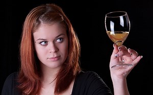 If You're a Woman Who is Fertile & Not on Birth Control, the CDC Doesn't Want you to Drink. | elephant journal