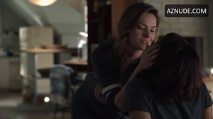 Monica Raymund, Tonya Glanz Lesbian Scene in Hightown