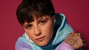 Valen Etchegoyen lanzó su tema nuevo